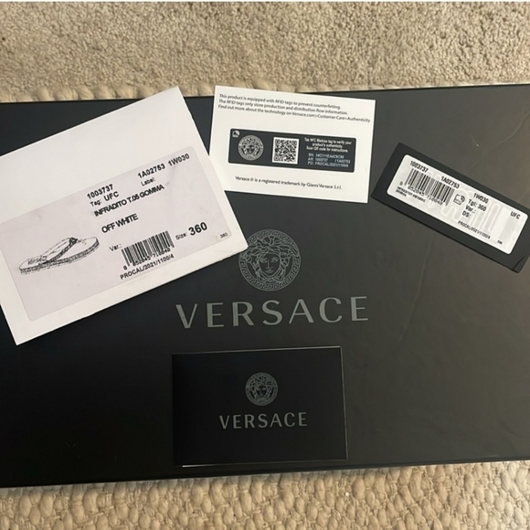 NIB Versace Medusa Head Off White Flip Flops $345 Retail - Picture 2 of 5